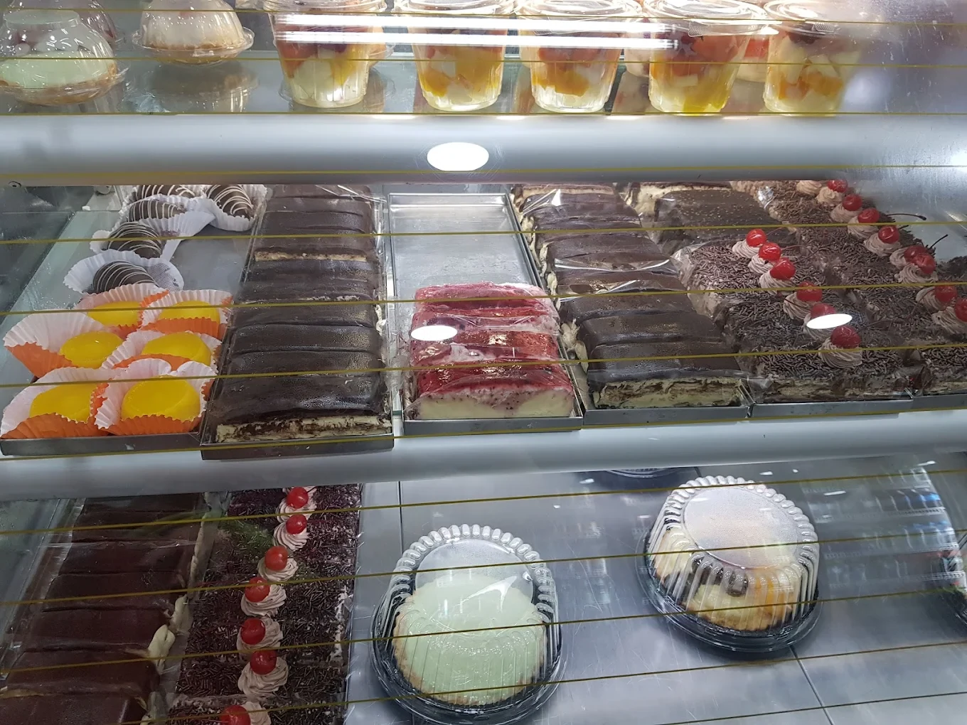 Pão Quente Feijó / São Pelegrino — foto 3
