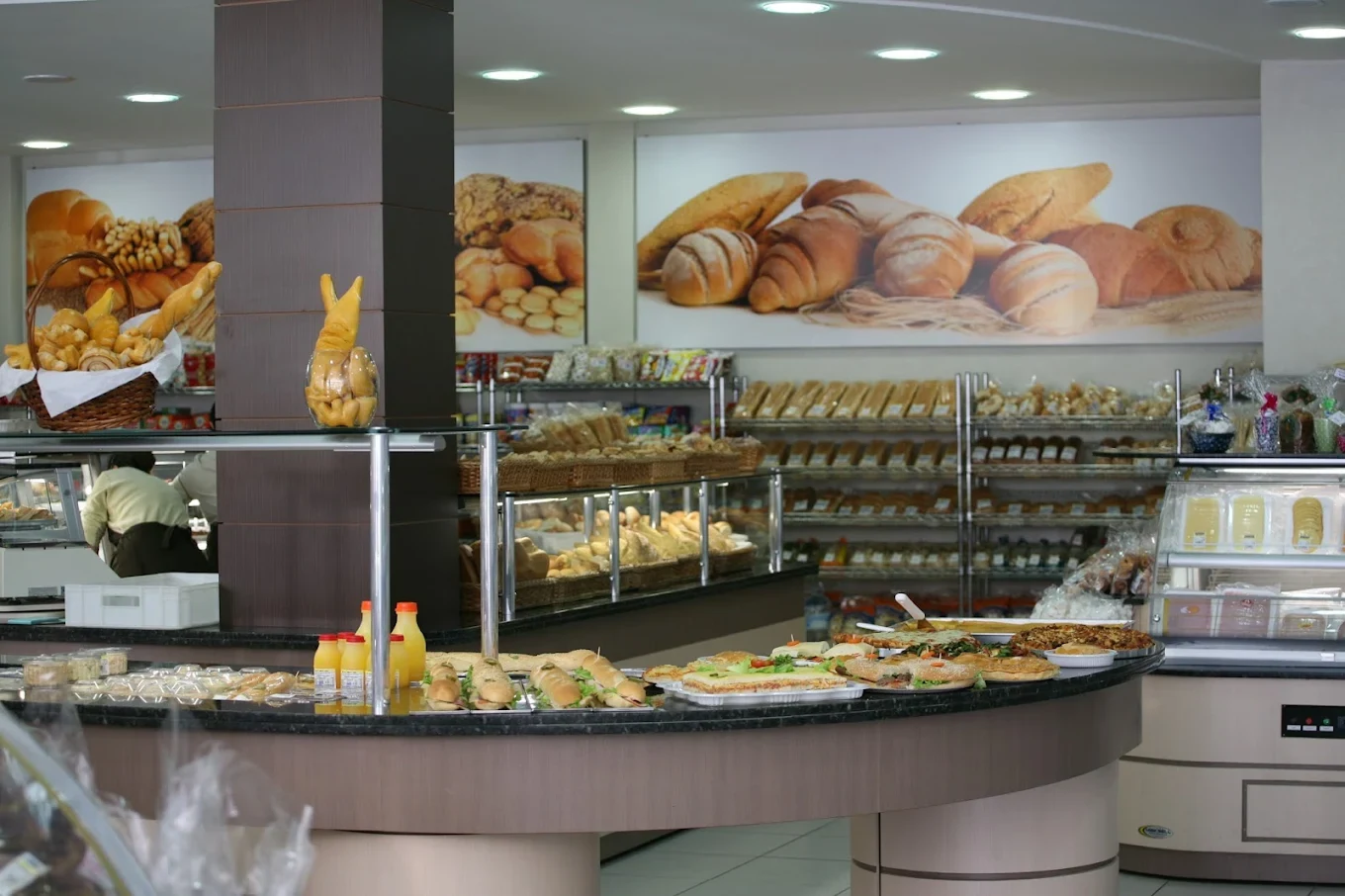 Interior de uma unidade Pão Quente