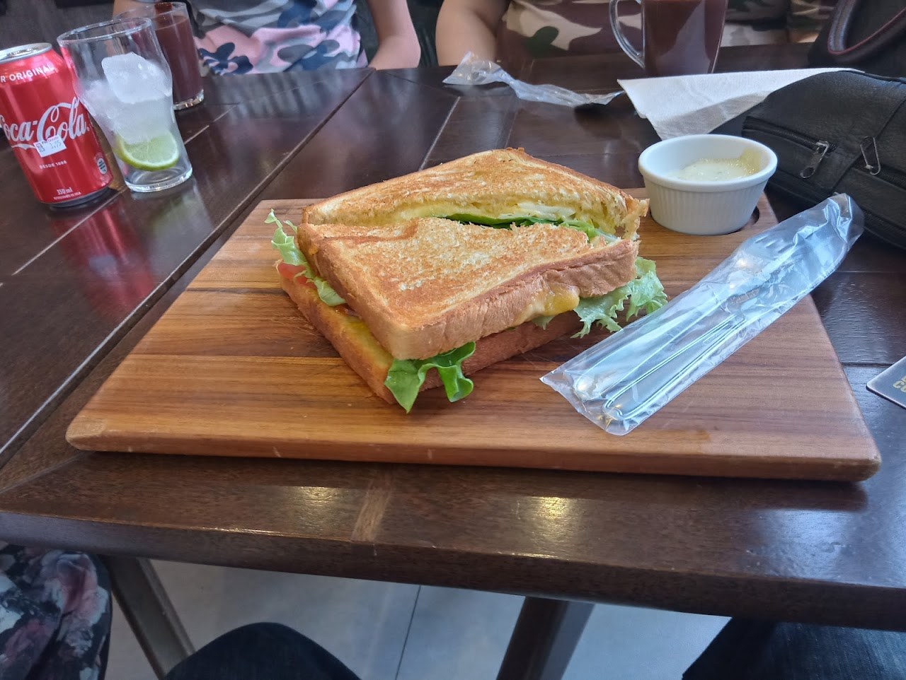 Café e lanche servido na Pão Quente